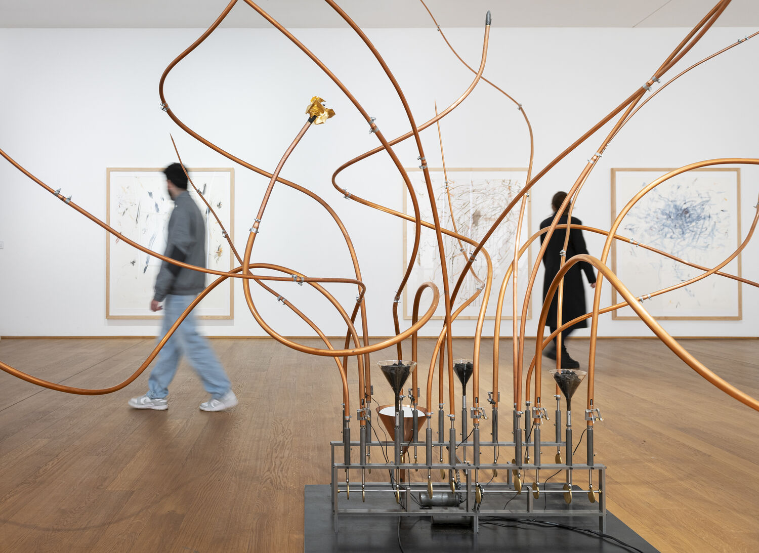 Rebecca Horn, der Rabenbaum, 2009/2011, Museum Wiesbaden. Foto: Museum Wiesbaden / Bernd Fickert