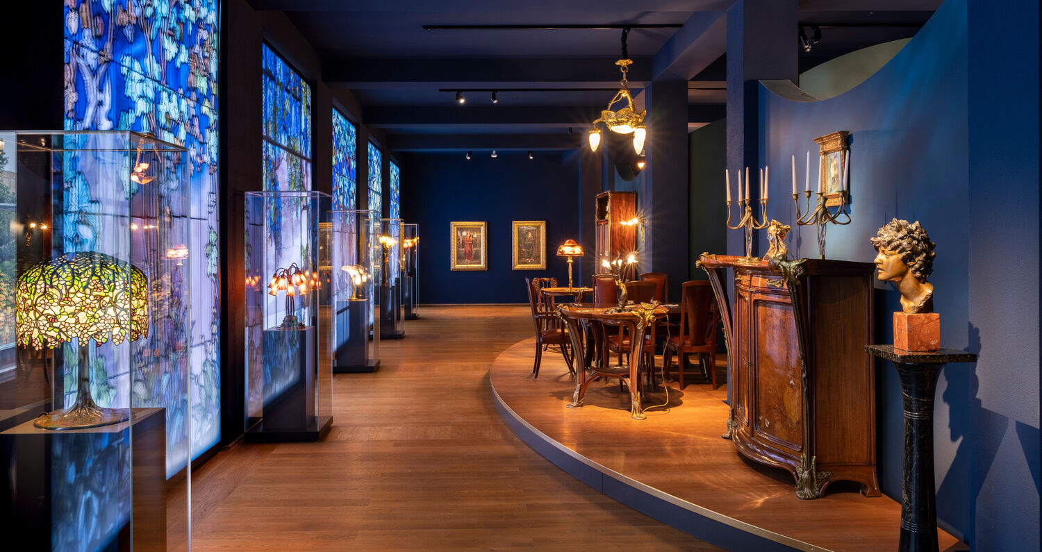 Blick in die Jugendstilsammlung des Museum Wiesbaden, Foto: Museum Wiesbaden / Bernd Fickert