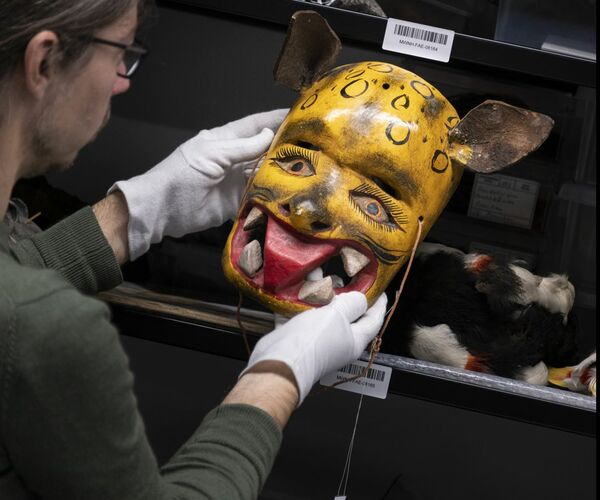 Bild zu Messer, Masken, Muschelkalk  Die kulturanthropologische Sammlung des Museums Wiesbaden