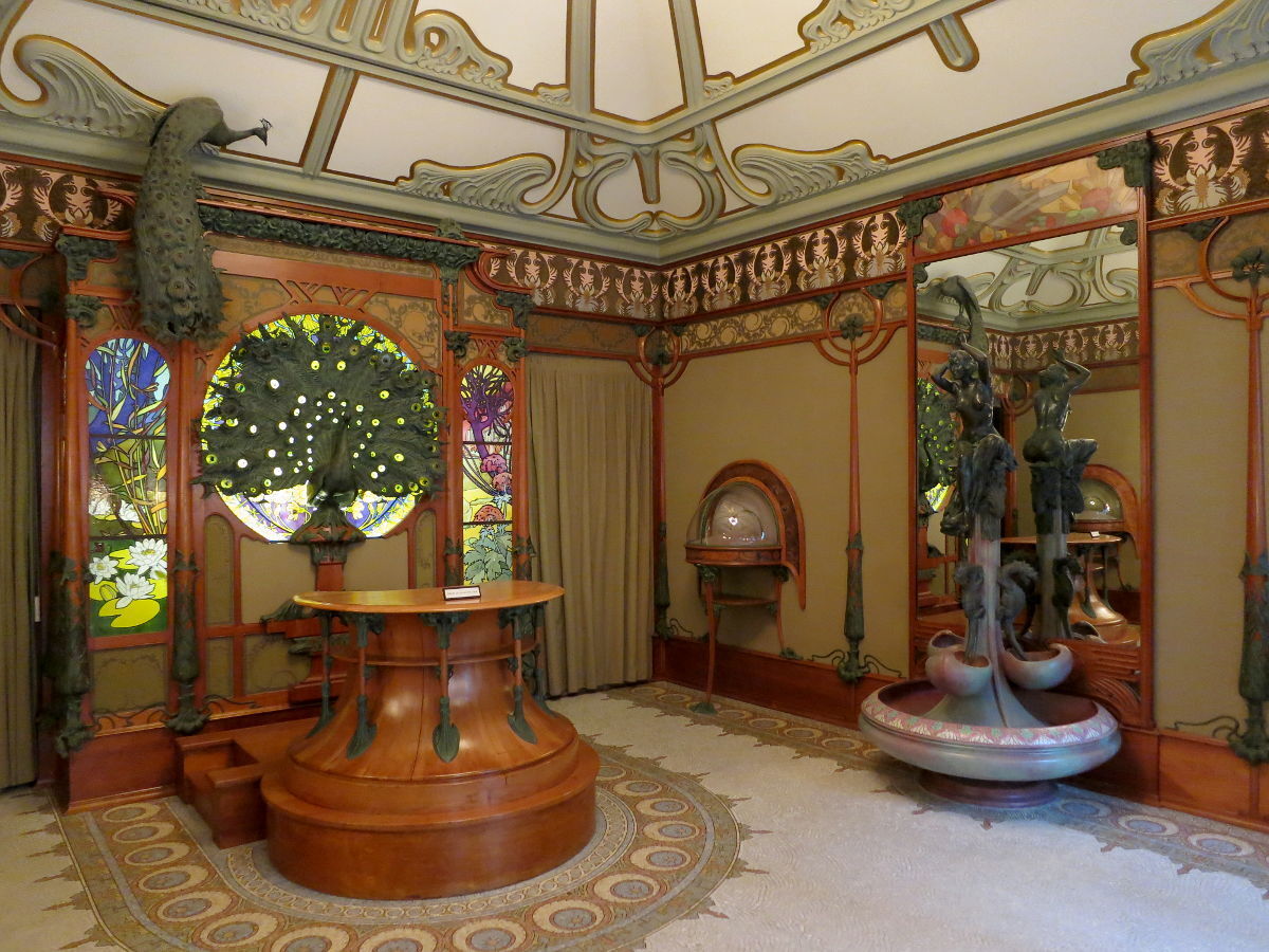 Boutique des Juweliers Georges Fouquet in der 6 Rue Royale in Paris, die 1901 von Mucha entworfen wurde | O.Taris, CC BY-SA 3.0 <https://creativecommons.org/licenses/by-sa/3.0>, via Wikimedia Commons