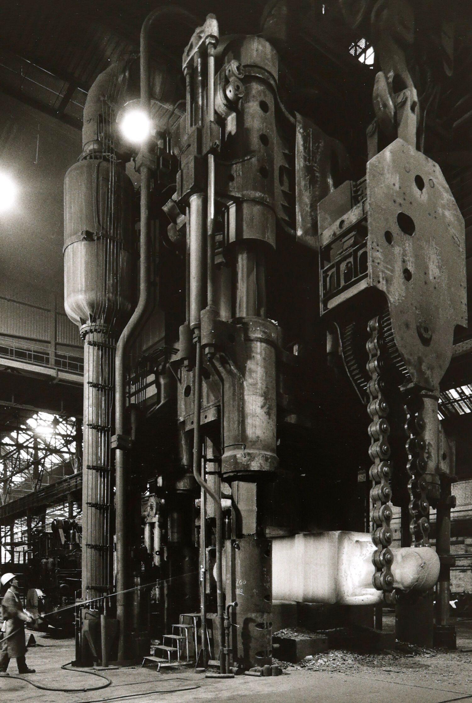 Produktion Lemgo Vectors in der Schmiede der Henrichshütte Hattingen, © Dirk Reinartz Estate ⁄ Deutsche Fotothek und Stiftung F.C. Gundlach, 2025