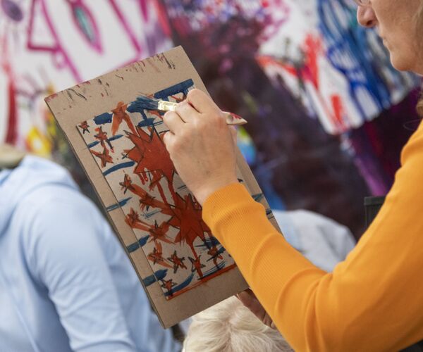 Bild zu Vom Gegenstand zum Bild — Zeichnen und Malen im Musem