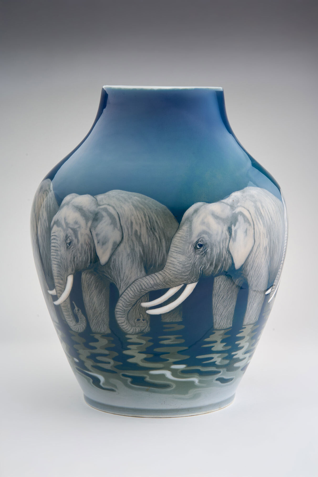 Vase mit Elefanten, Vilhelm Theodor  Fischer, Juni 1899