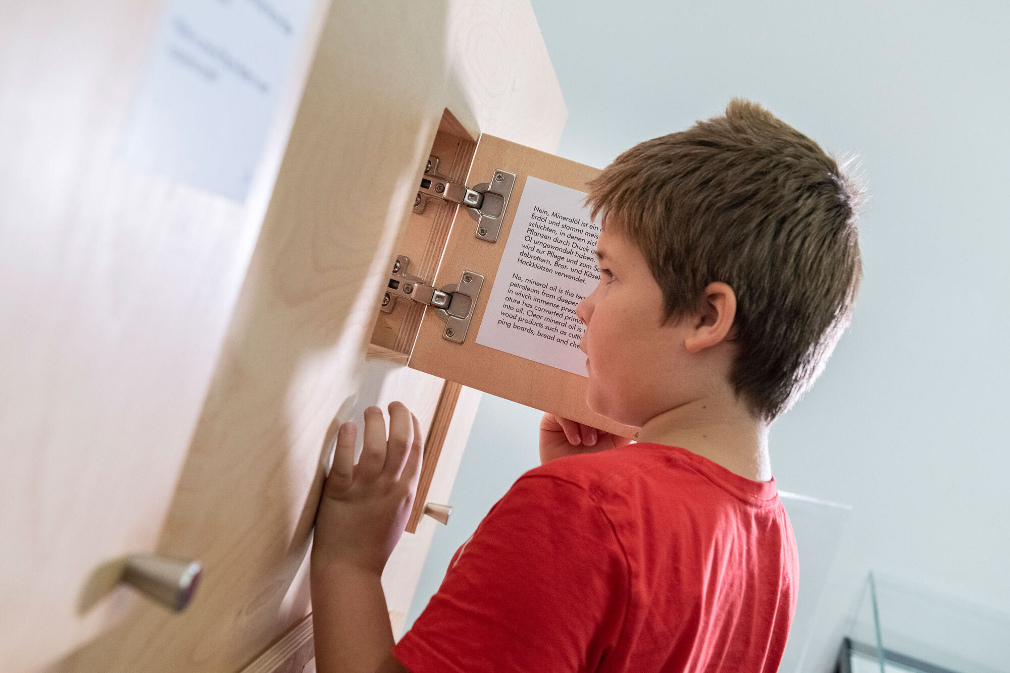 Rätselwand in der Ausstellung