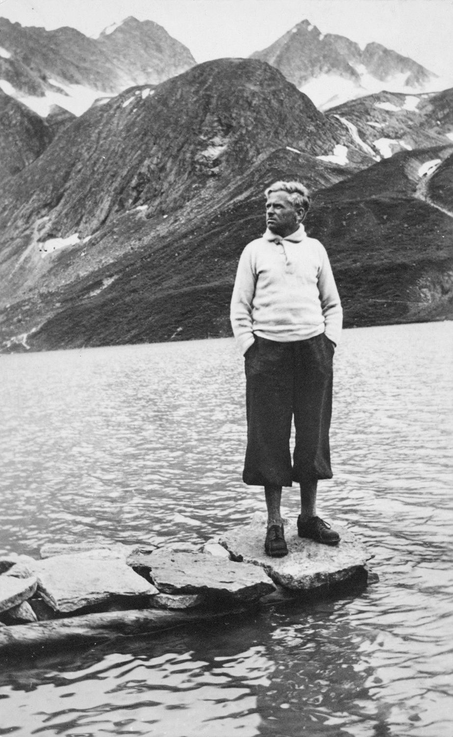 Ernst Wilhelm Nay in the Lofoten Islands, 1937 © Ernst Wilhelm Nay Foundation, Cologne. Photo: Photo Archive Ernst Wilhelm Nay Foundation