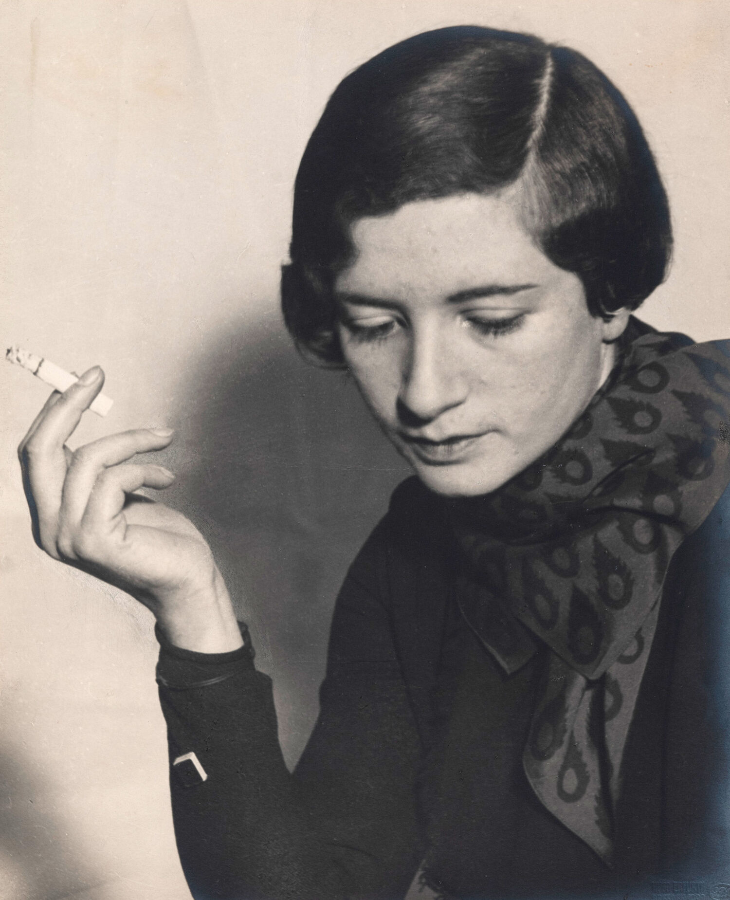 Ilse Leda photographed by Hugo Erfurth, on the occasionof her marriage in 1932 with Friedrich Vordemberge-Gildewart, Museum Wiesbaden