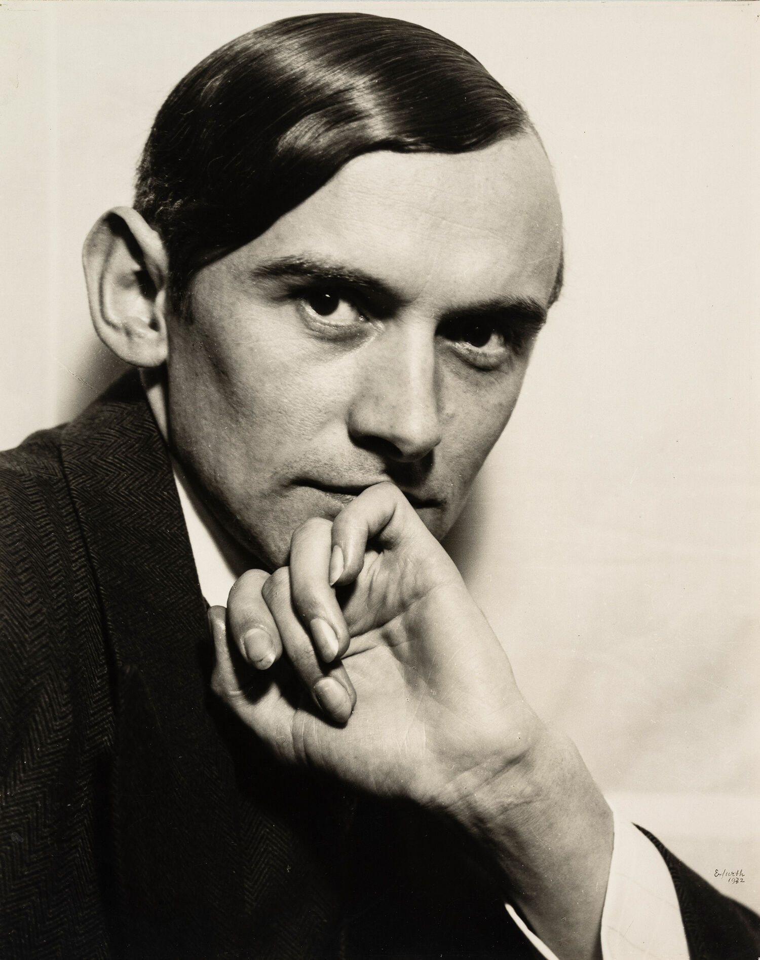 Friedrich Vordemberge-Gildewart, photographed by Hugo Erfurth, 1932