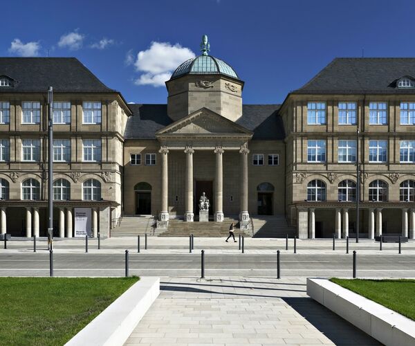 Bild zu Der Bau des Museum Wiesbaden von Theodor Fischer