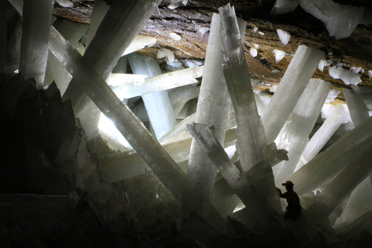 Gypsum crystals in the caves of the Naica Mine. Photo: Alexander Van Driessche, CC-BY-3.0