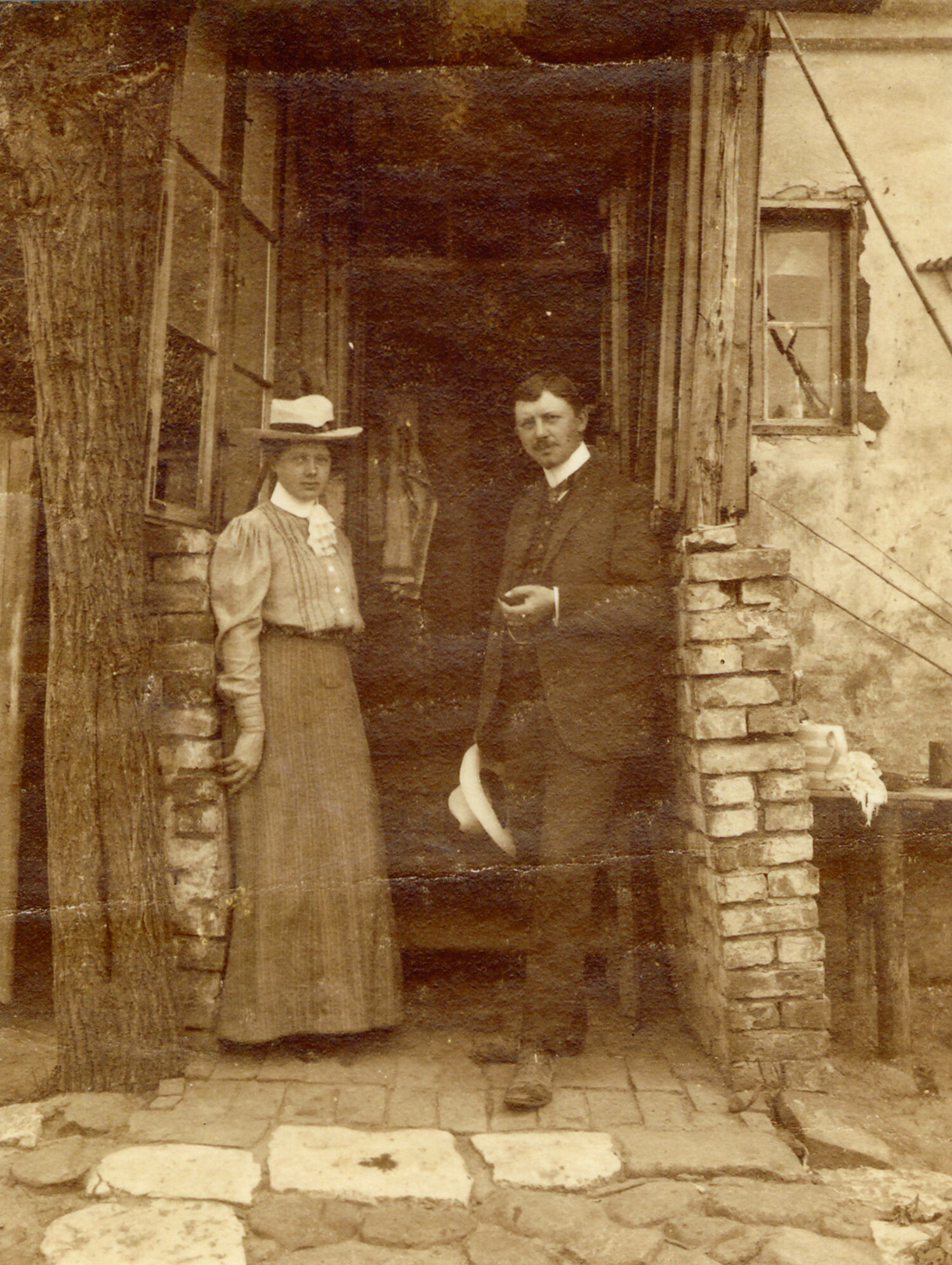 Marg and Oskar Moll in Caputh, 1906. Photo: Estate Marg Moll